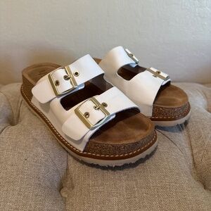 Yokono Platform Sandal in white